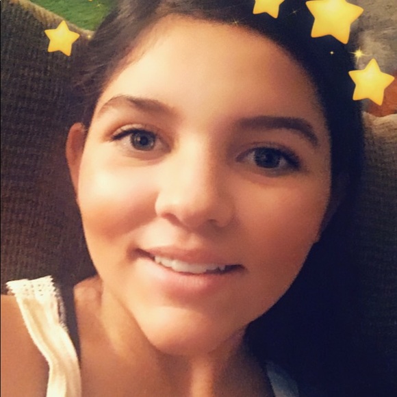 Meet your Posher, Aspen - Picture 6 of 8